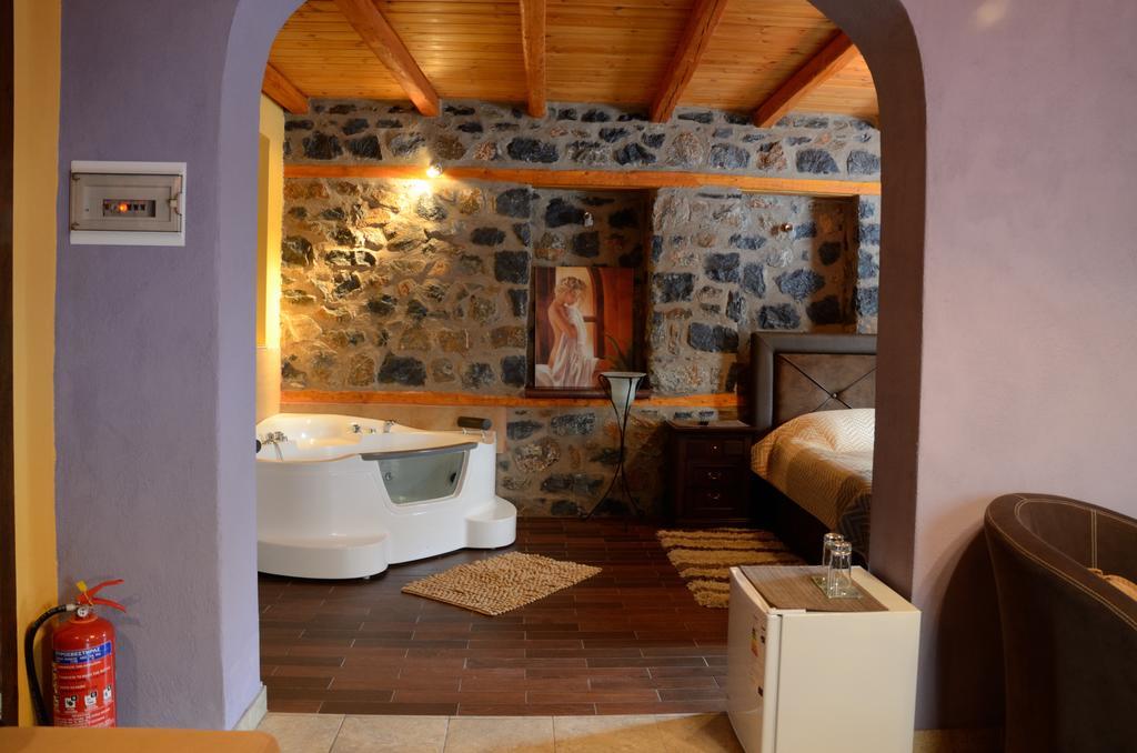 To Spitiko Hotel Agios Athanasios  Exterior photo